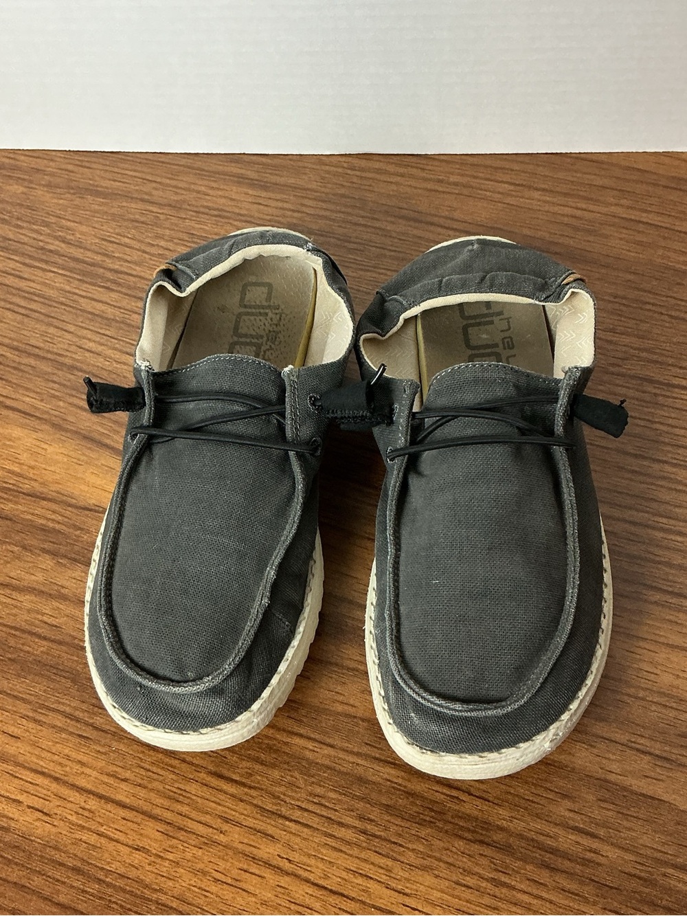 Hey Dude Wendy Gray Chambray Slip-On Shoes Women’s Size 7 - Picture 2 of 8